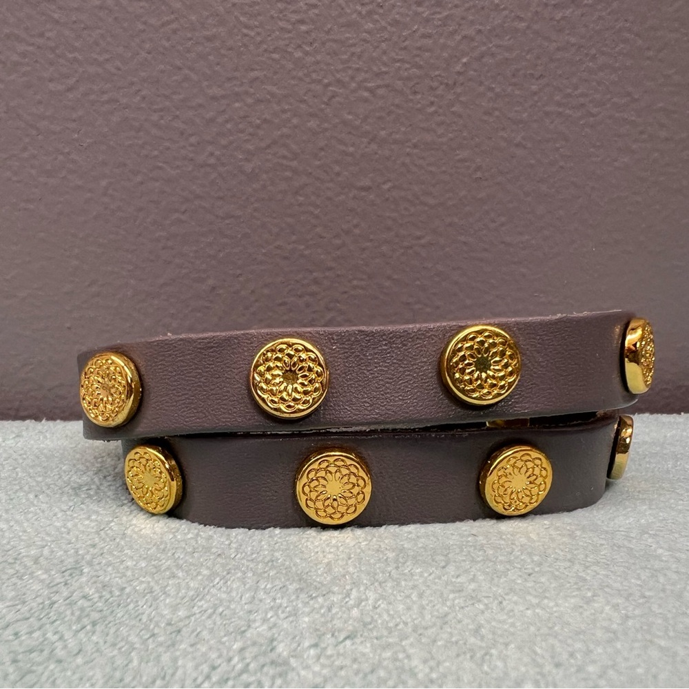 Elegant Genuine Leather Gold-Embellished Grey Bracelet